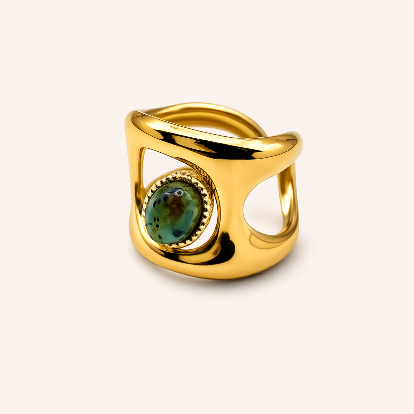 Bague - April