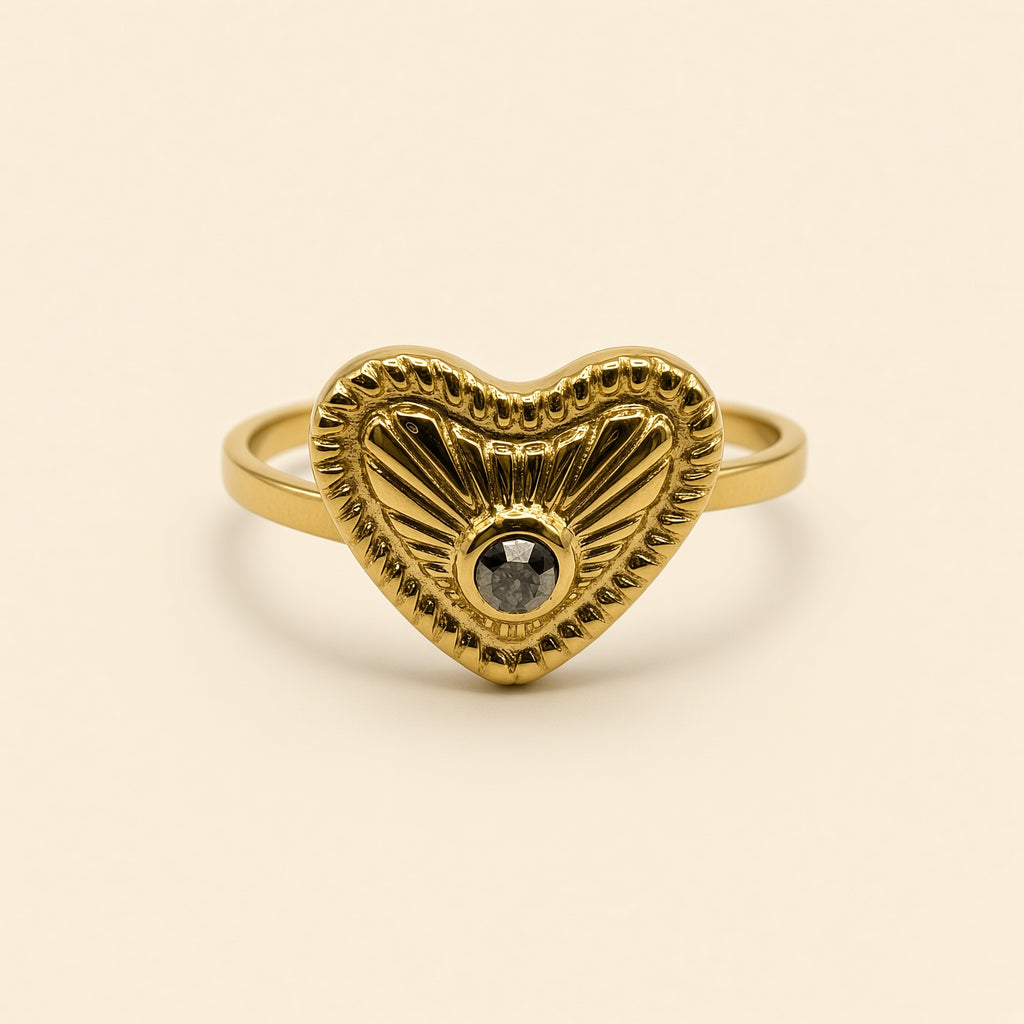 Bague Bertille dorée — vue de face, cœur et strass noir
