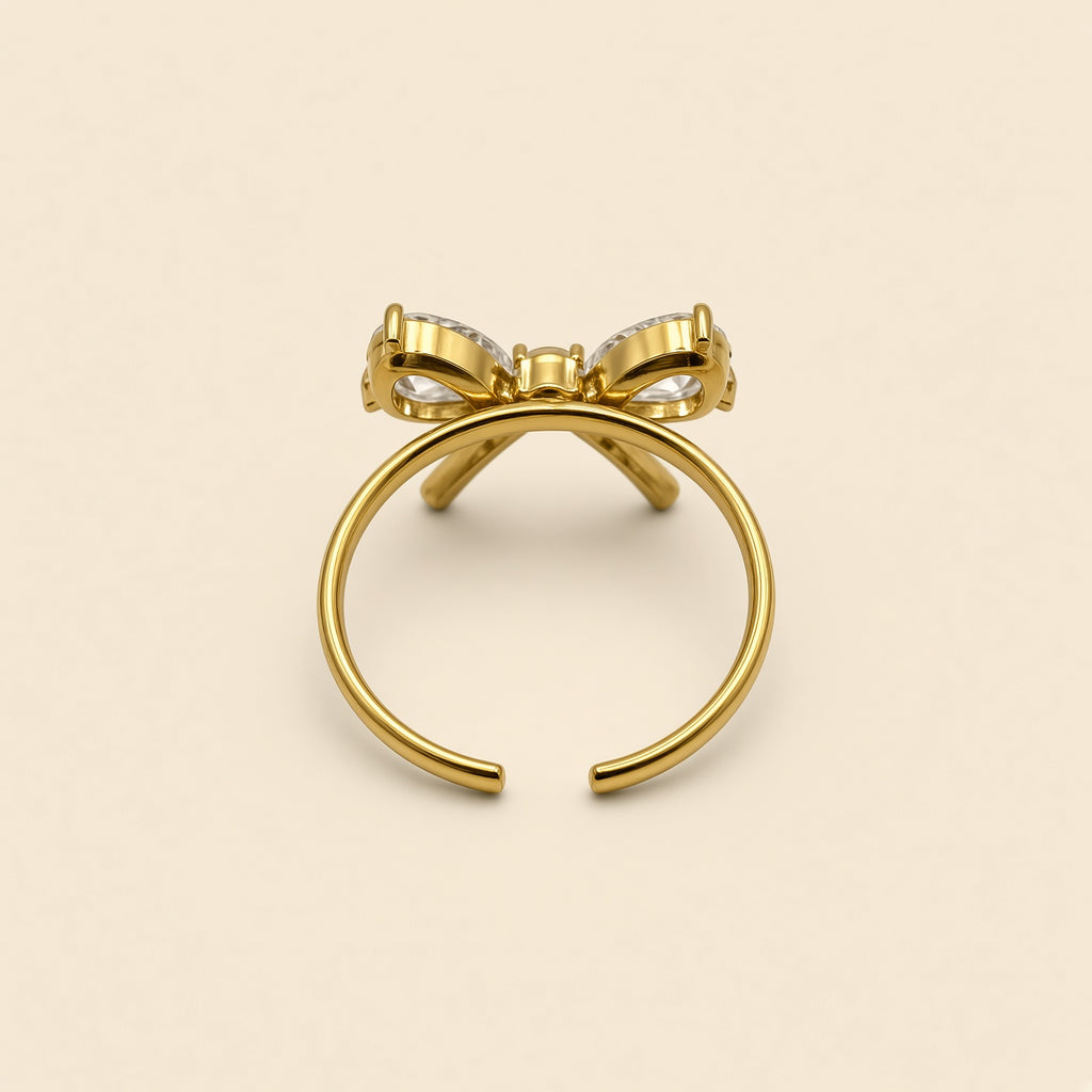 Bague ajustable Sibylle dorée — vue de dos, anneau ouvert ajustable