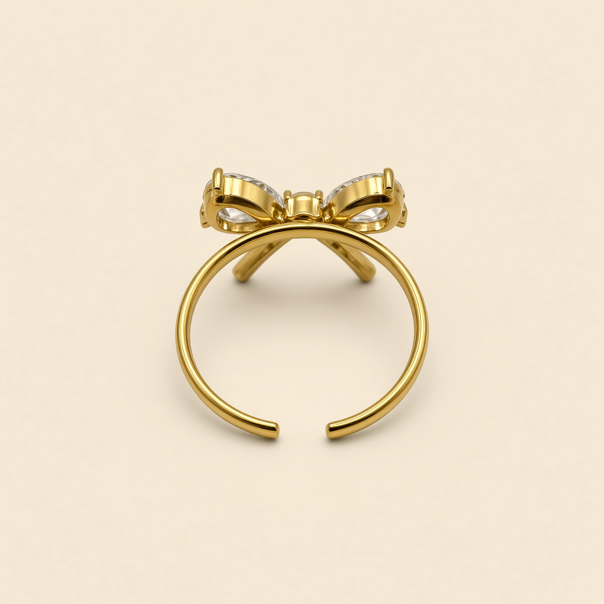 Bague ajustable Sibylle dorée — vue de dos, anneau ouvert ajustable
