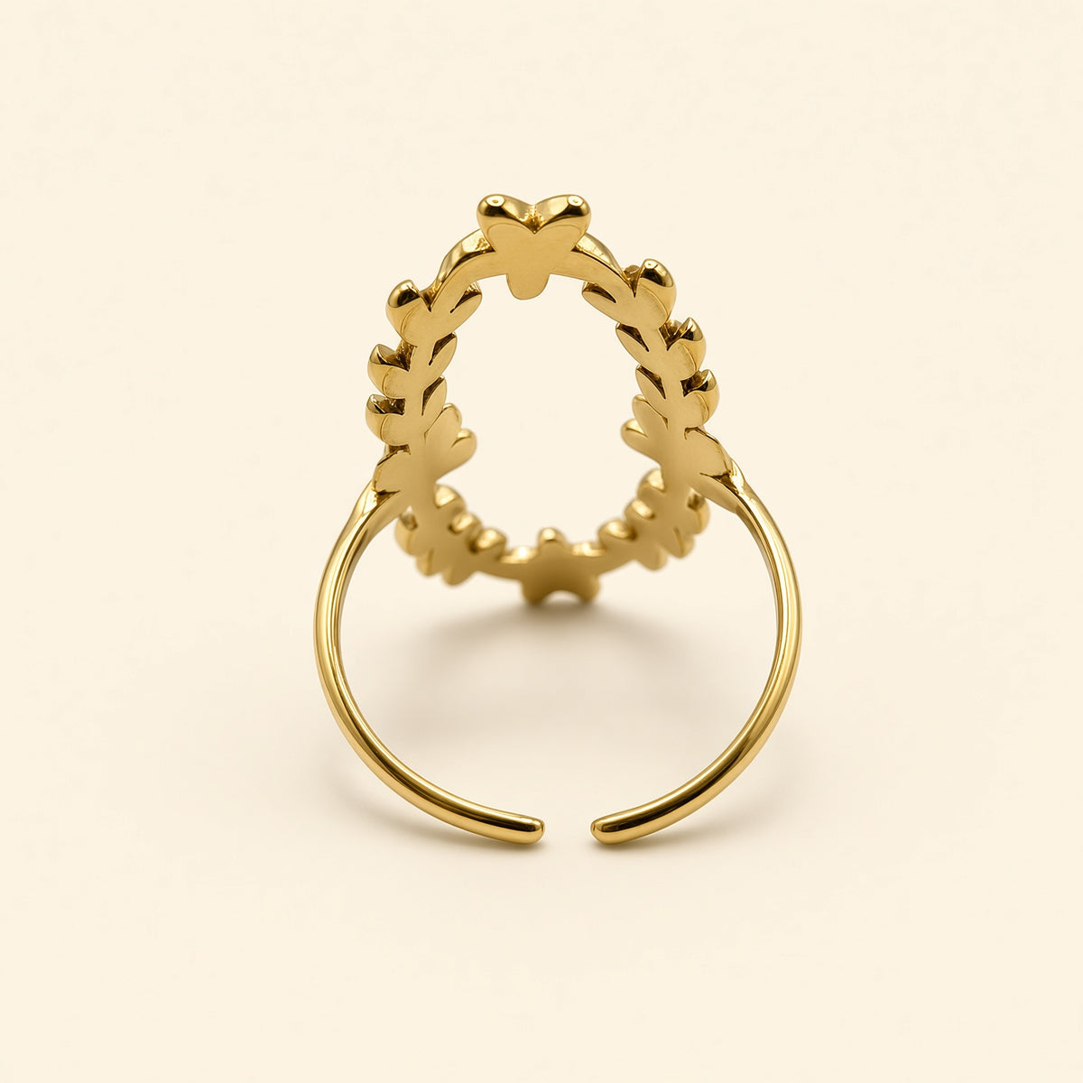 Bague ajustable Wendy dorée — vue de dos, anneau ouvert ajustable