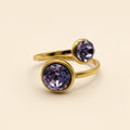 Bague ajustable Louise dorée — vue de face, deux pierres violettes